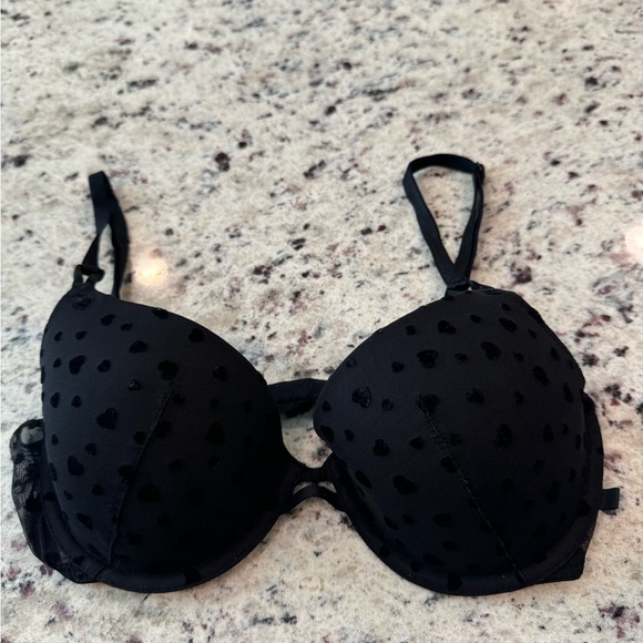 Victoria’s Secret black bra with velvet heart pattern - Picture 3 of 6